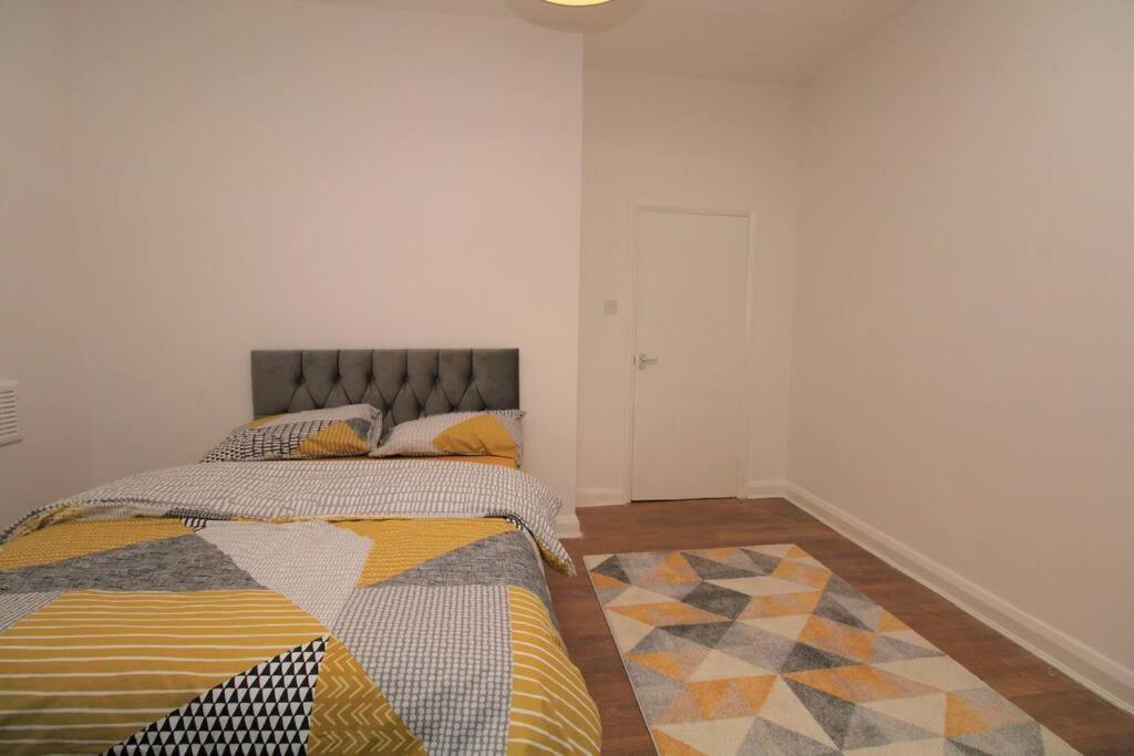 Ideal 2 Bed Flat Close To City Apartment London Bagian luar foto